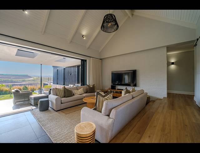 5 BEDROOM FREESTANDING FOR SALE IN SPRINGVALE COUNTRY ESTATE